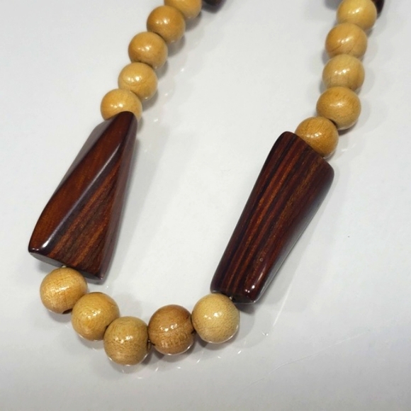 Vintage Artisan Brown &Tan Wood Beaded Necklace - Picture 6 of 8